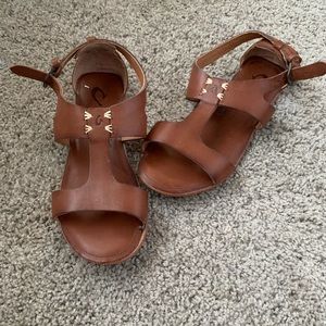Virtually brand new brown leather Olukai sandals